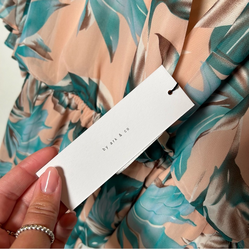 NWT Tropical Print Romper - Picture 5 of 6